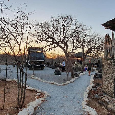 Etosha Village Campsite Okaukuejo Exteriér fotografie