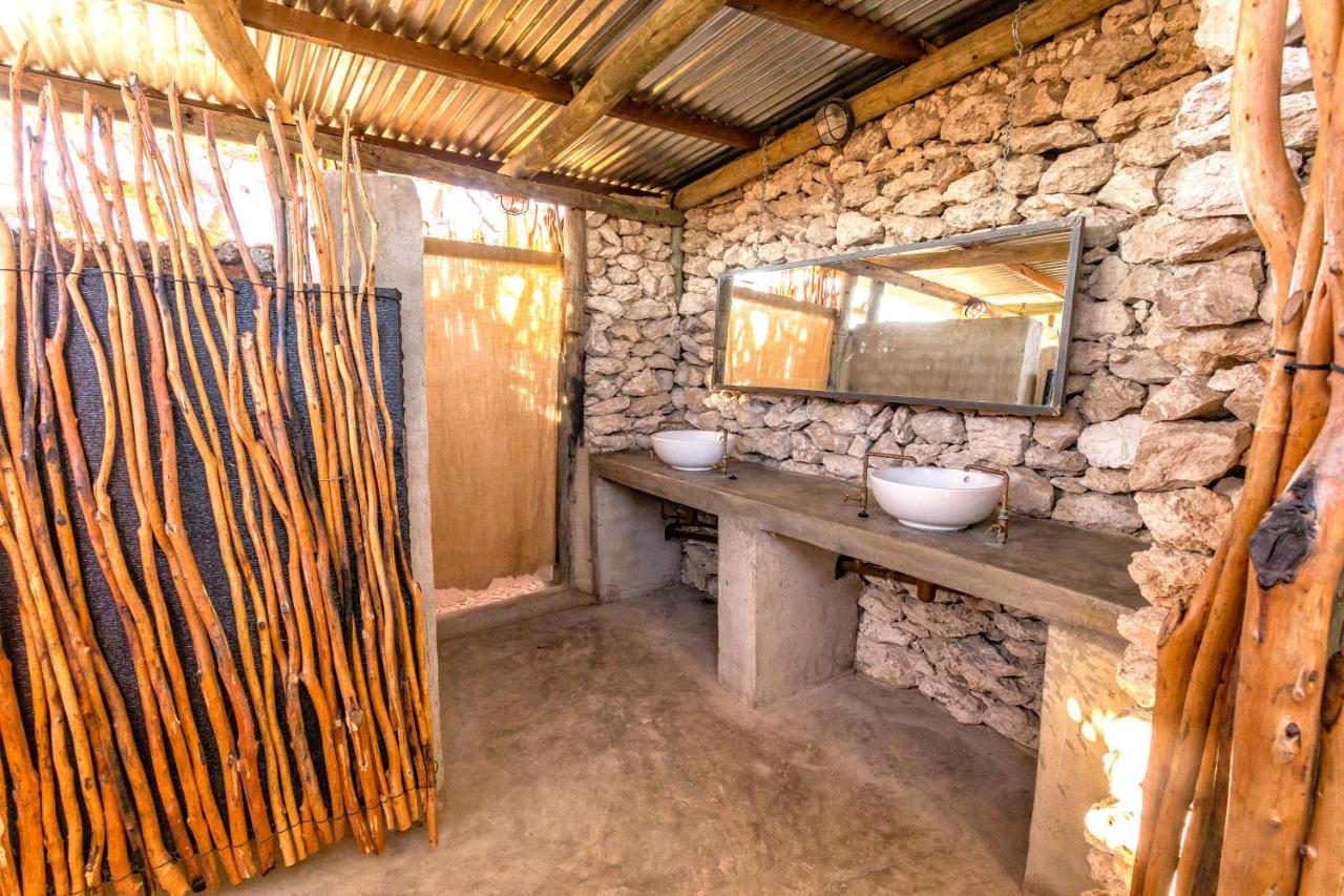 Etosha Village Campsite Okaukuejo Exteriér fotografie