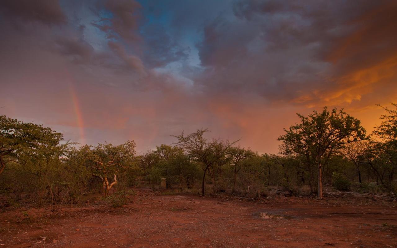 Etosha Village Campsite Okaukuejo Exteriér fotografie