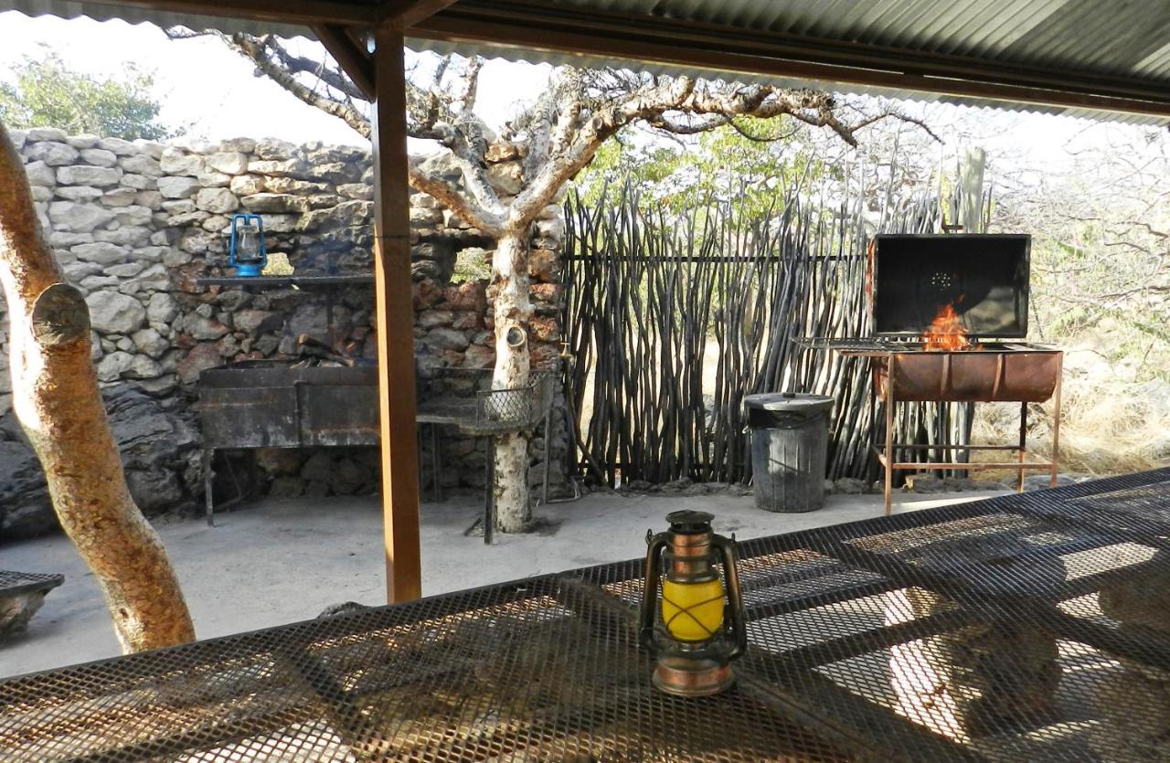 Etosha Village Campsite Okaukuejo Exteriér fotografie