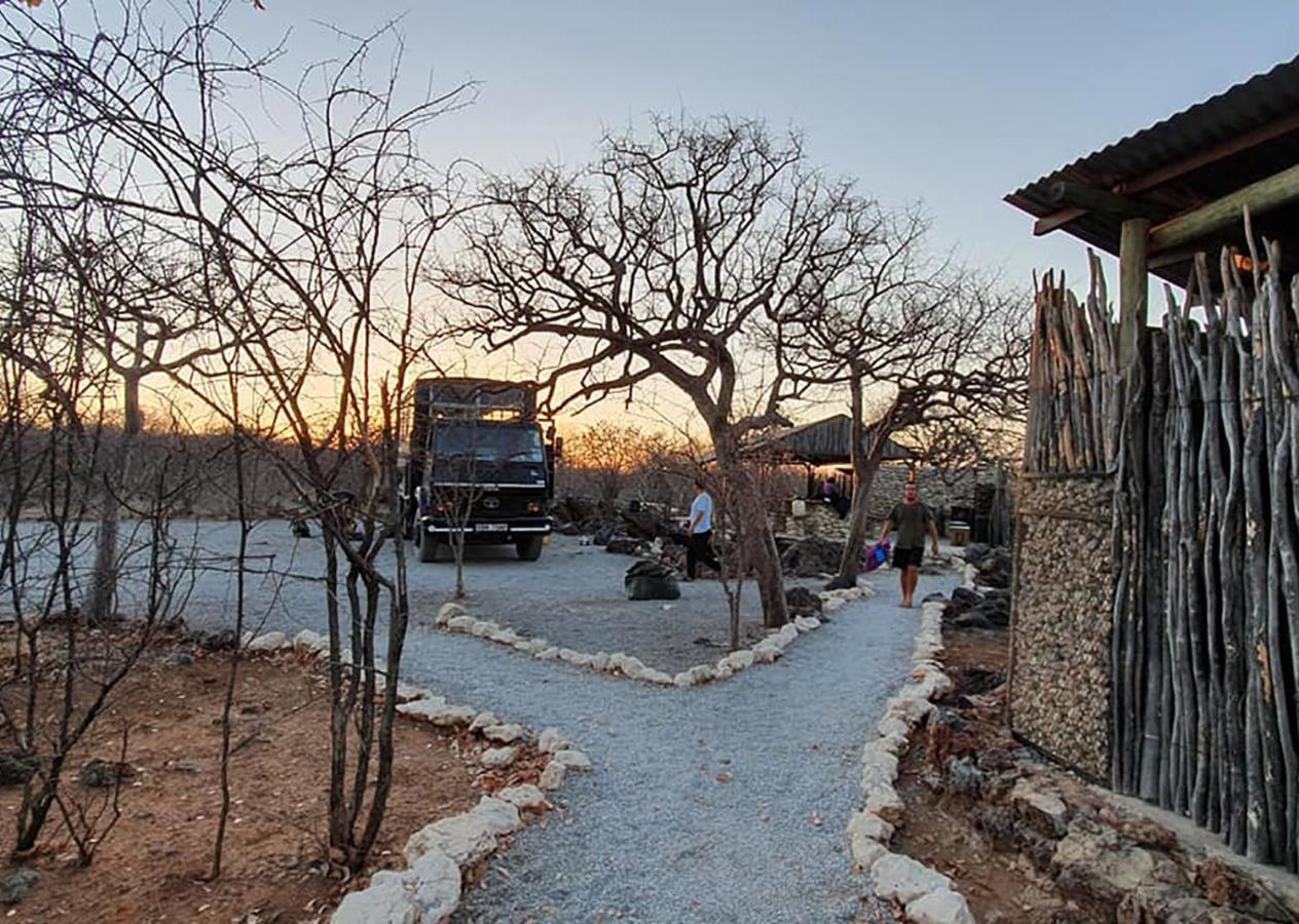 Etosha Village Campsite Okaukuejo Exteriér fotografie