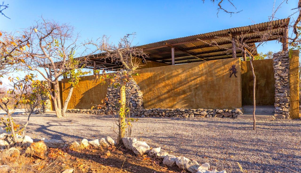Etosha Village Campsite Okaukuejo Exteriér fotografie
